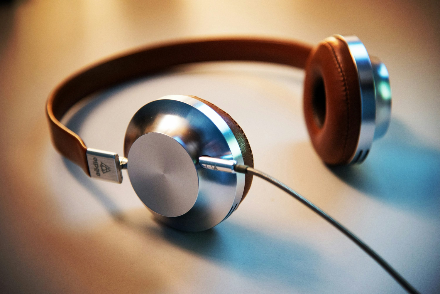 EARPHONE/HEADPHONE